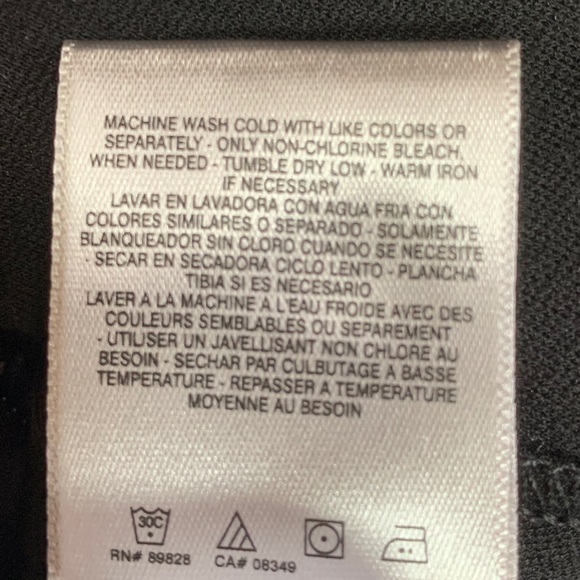 Jessica Simpson fun black miniskirt. - Picture 6 of 6